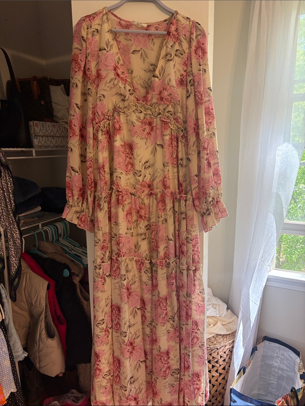 eesome Cream Maxi Dress with Pink Floral Print